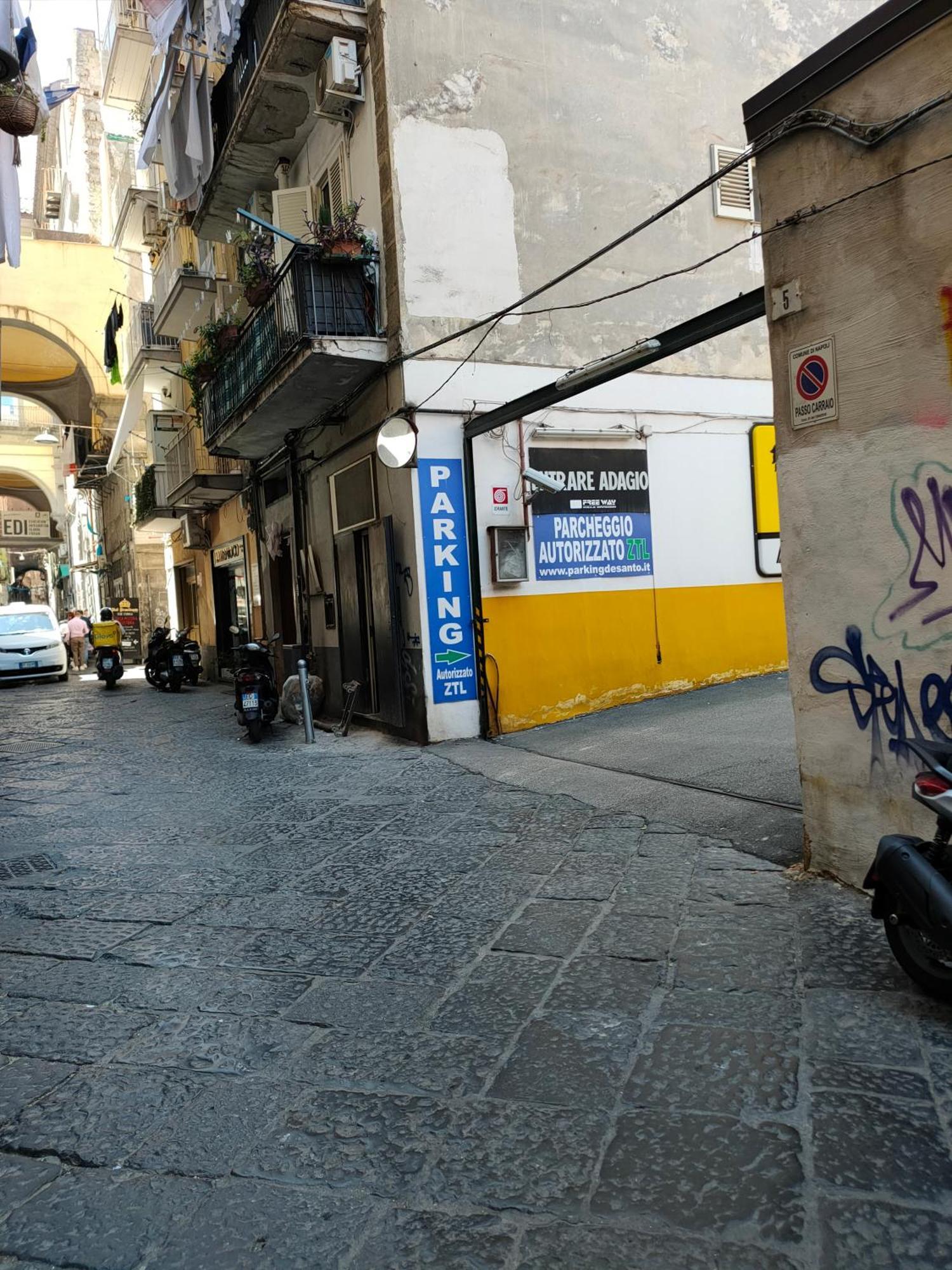 Готель Napoli Sogno Infinito Екстер'єр фото
